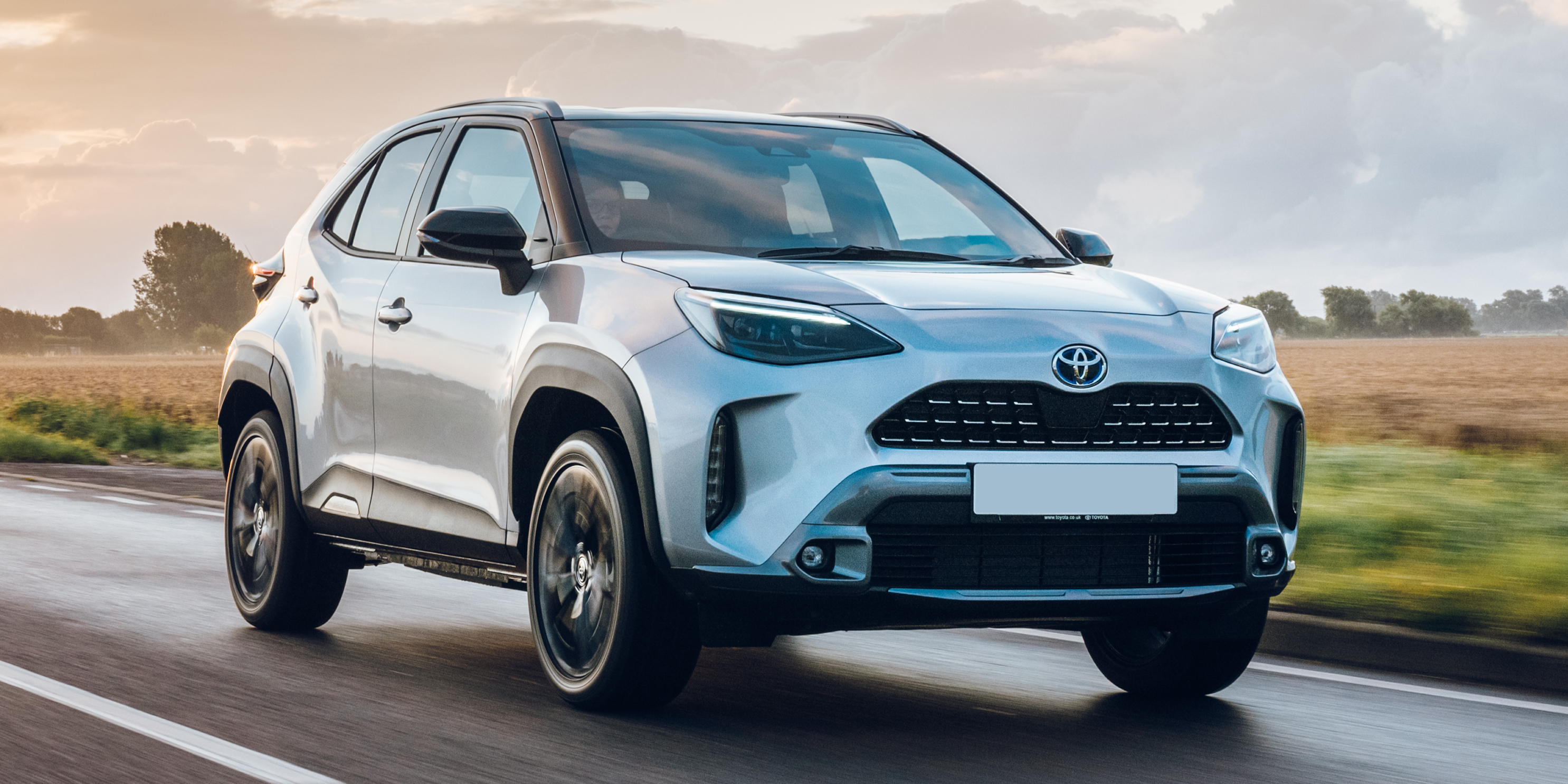 Toyota yaris deals suv hybrid 2020